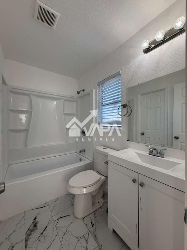 Foto del edificio - 9226 Nagel St