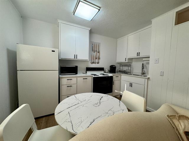 Building Photo - 2401 Church St