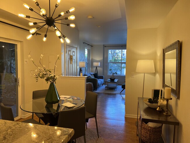 Foto del edificio - 1561 Cherrylane Ave S