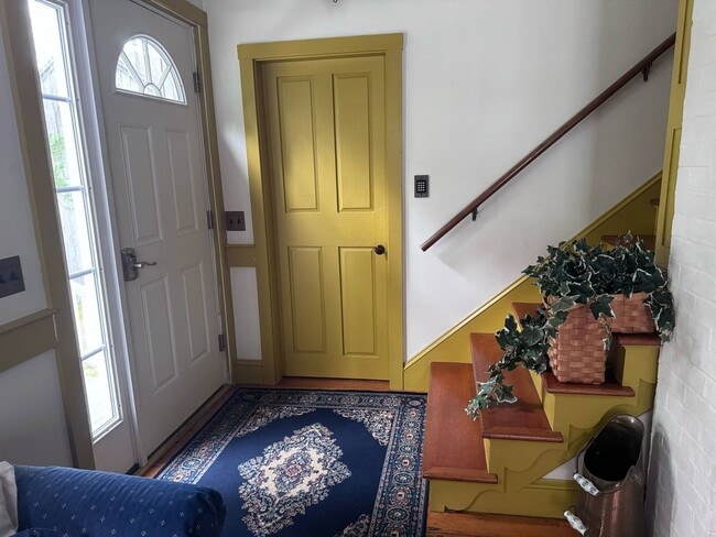 Building Photo - Waterfront Georgetown 3 Bed