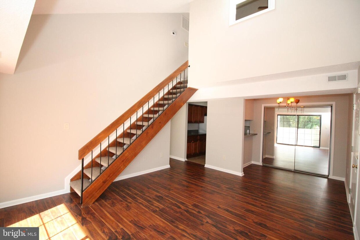Primary Photo - 1603 Carriage House Terrace
