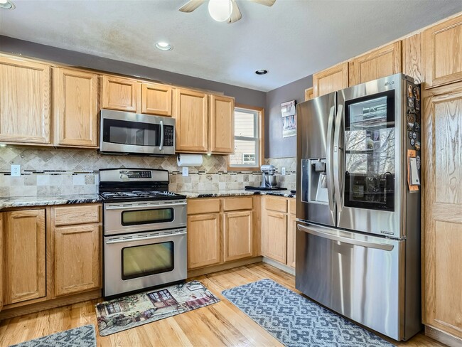 Building Photo - 16379 Stone Ledge Dr