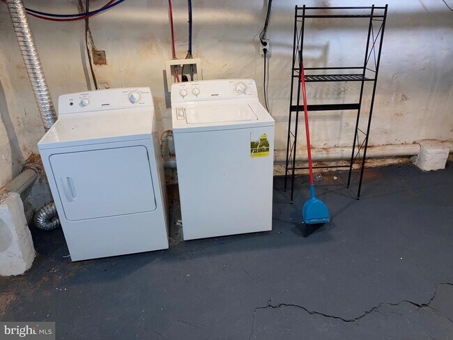 Foto del edificio - 5207 Hazel Ave