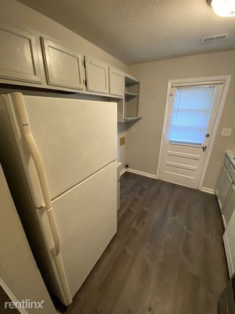 Building Photo - 3 br, 1.5 bath House - 3909 Overland Hts A...