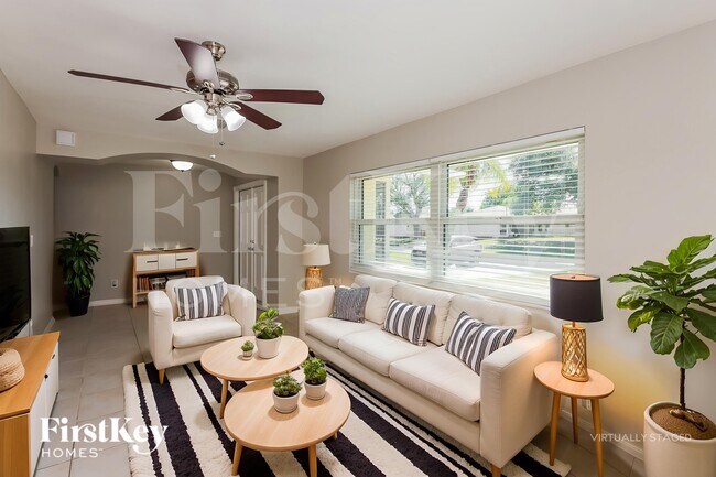 Foto del edificio - 241 SW 32nd Terrace