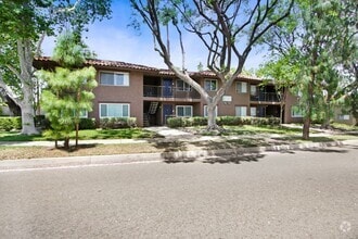 Building Photo - 1598 Border Ave
