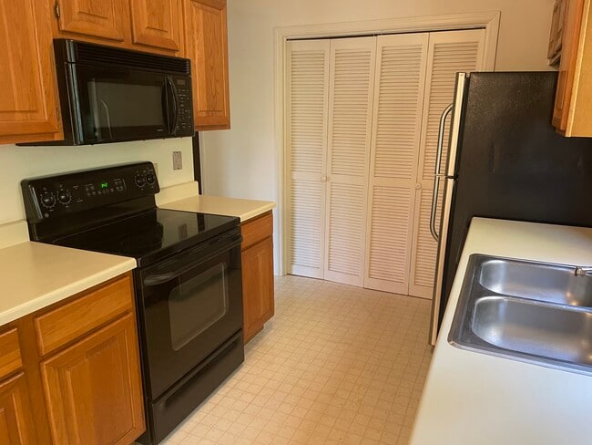 Range with built in microwave - 6709 Langston Dr