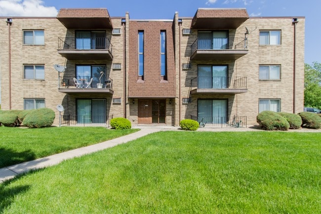 Building Photo - 647-651 Carroll Pky