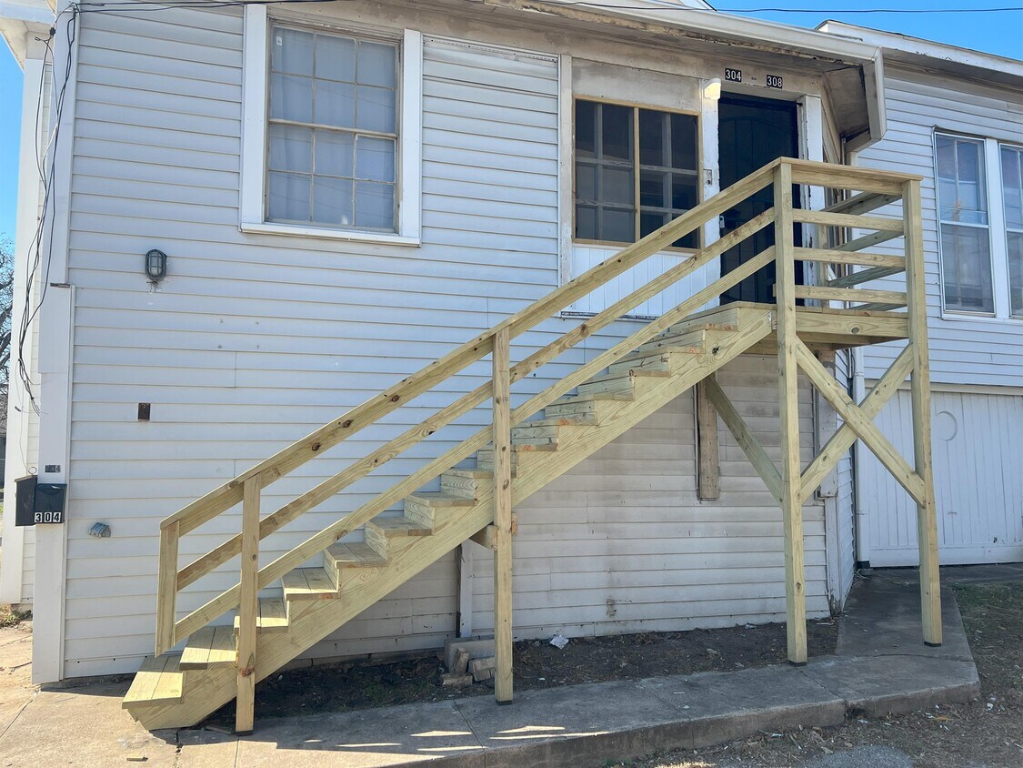 Primary Photo - 304 N 17th St