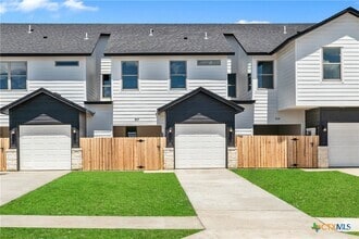Building Photo - 723 Meiomi Dr