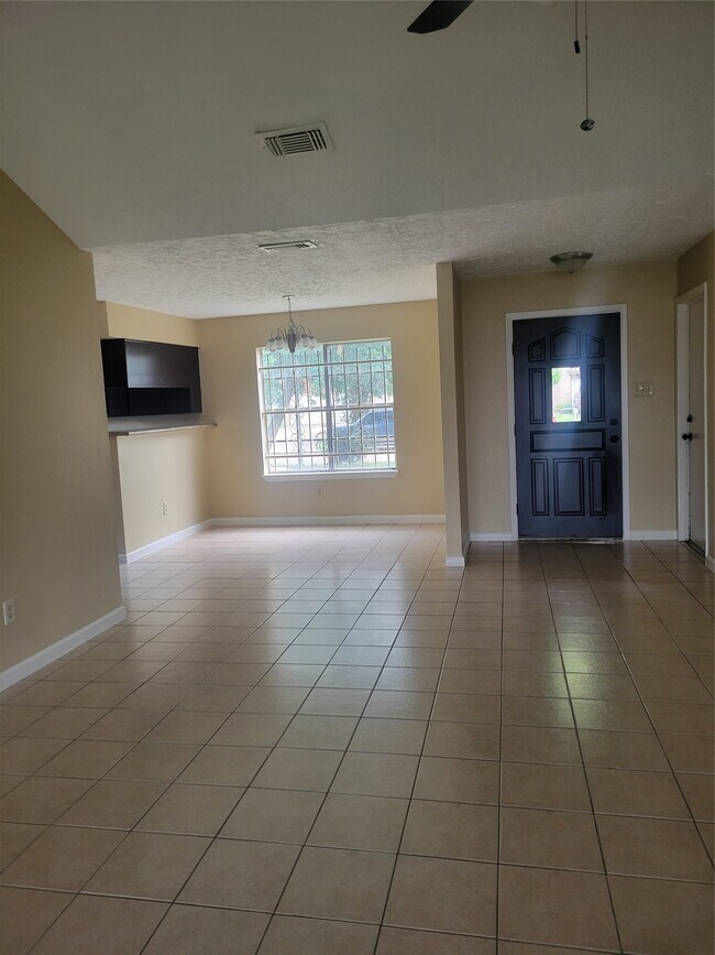 Foto del edificio - 19330 Cypress Bay Dr