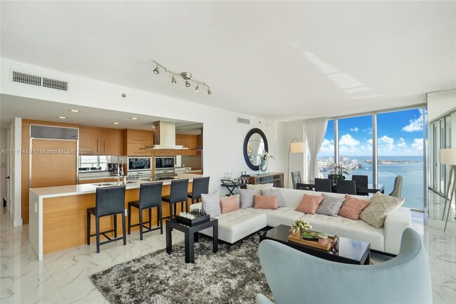 Building Photo - 495 Brickell Ave