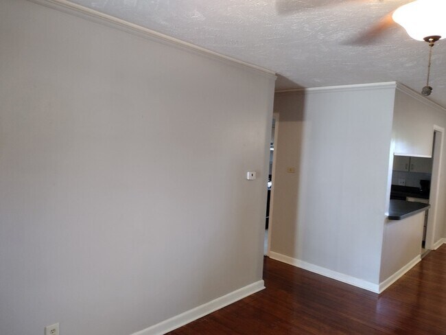 Building Photo - Broadmoor Area