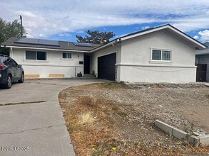 Building Photo - 6 E Lenwood Dr