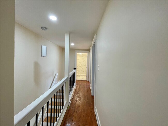 Foto del edificio - 417 Adams Ave