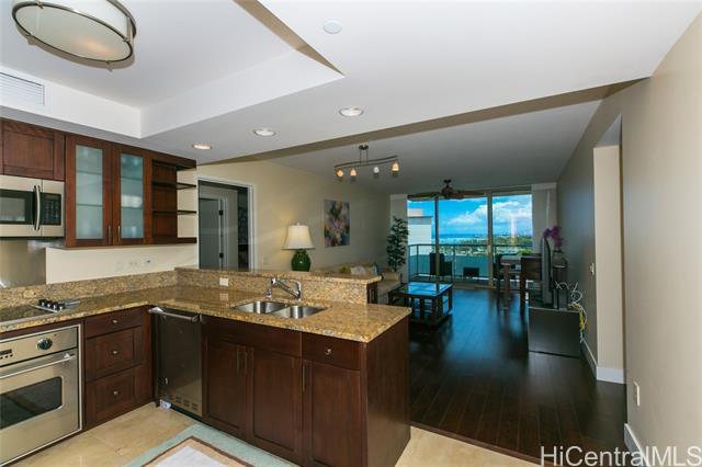 Building Photo - 1551 Ala Wai Blvd