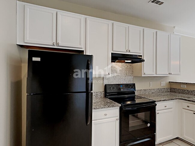 Foto del edificio - 212 Leafmore Ct