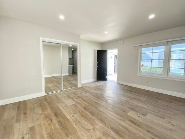 Foto del edificio - 14532 Dickens St
