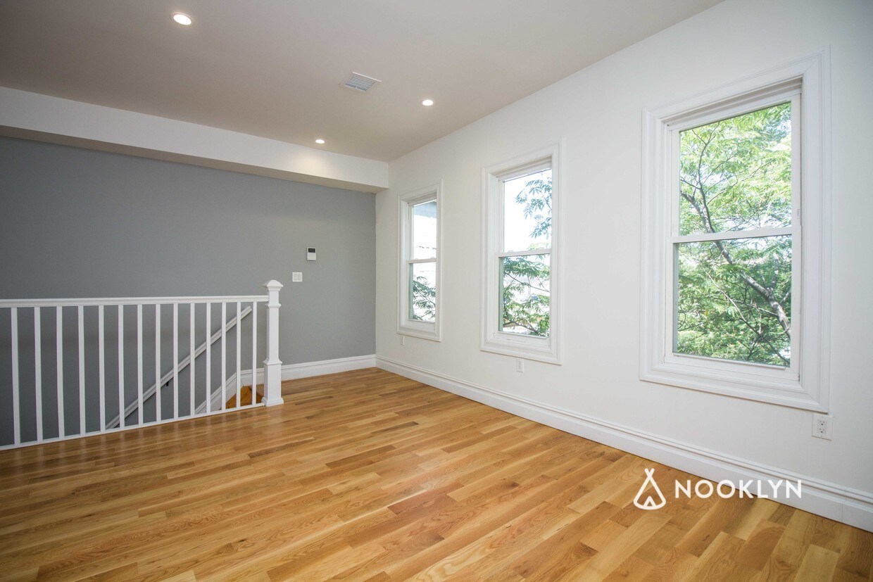 Foto principal - 73 Clermont Ave