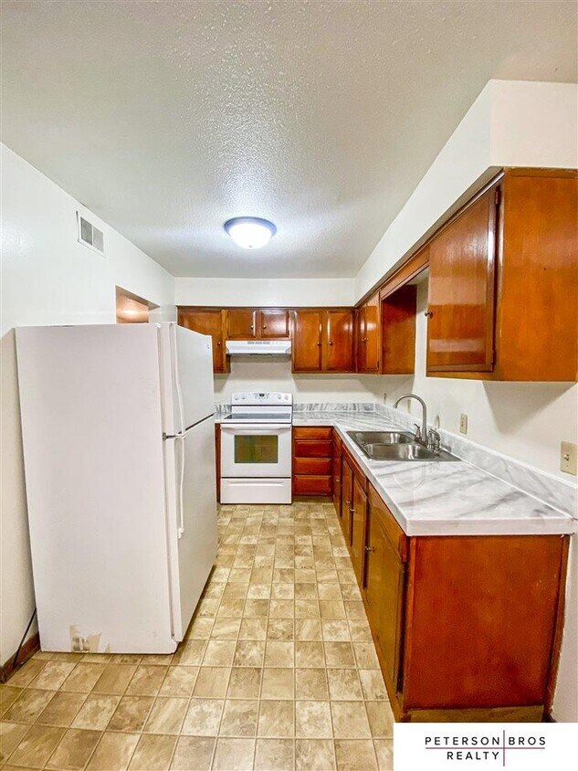Primary Photo - 3715 Harrison St