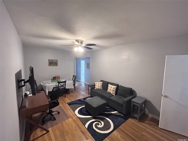 Foto del edificio - 904 E 56th St