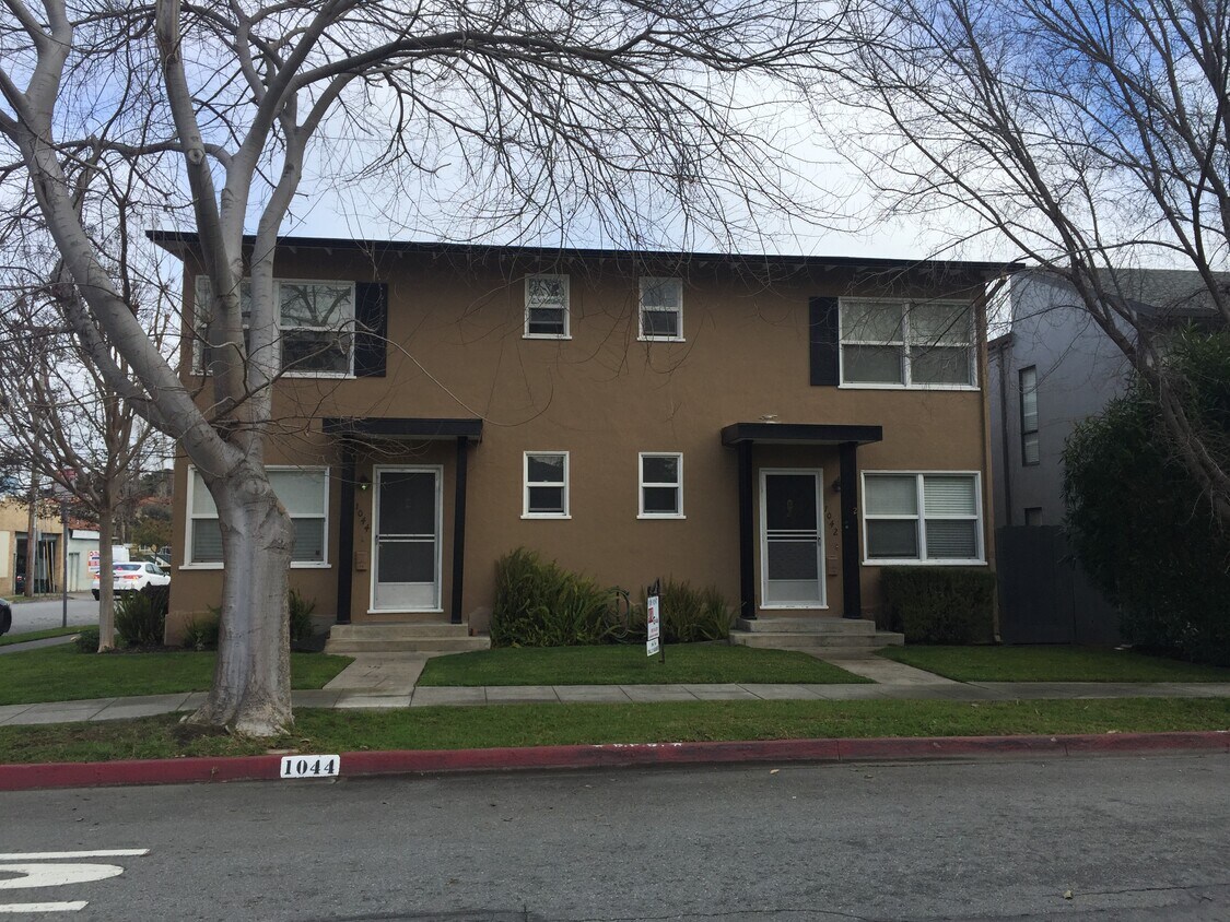 1042 Chula Vista - 1121 Carmelita Ave