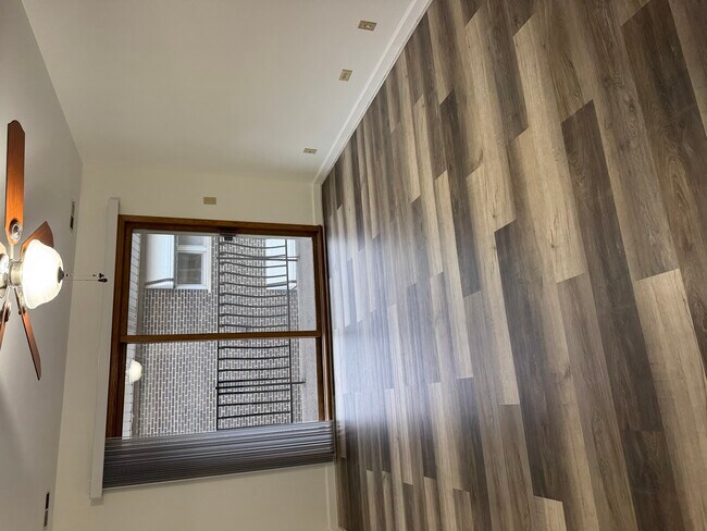 Foto del edificio - 4535 Rumsey Ave