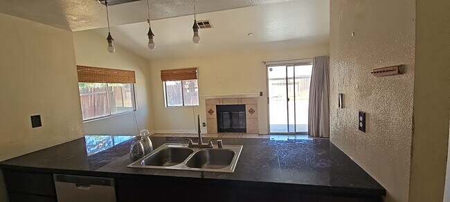 Building Photo - 2341 Langhorn St