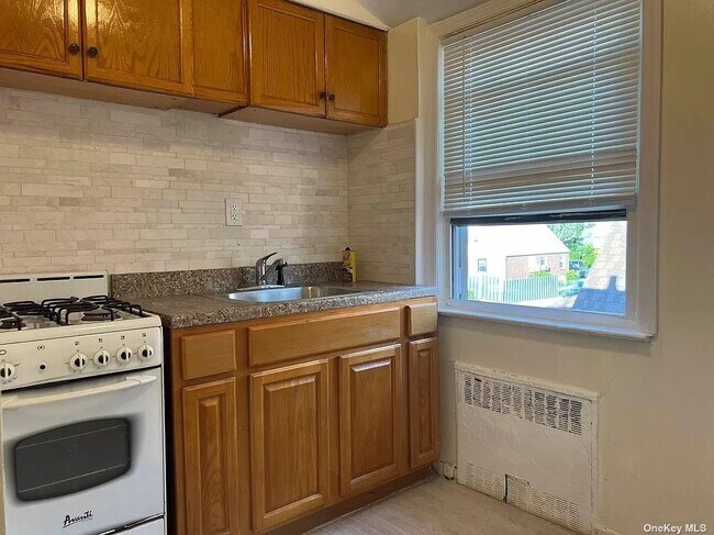 Foto del edificio - 225-28 108th Ave