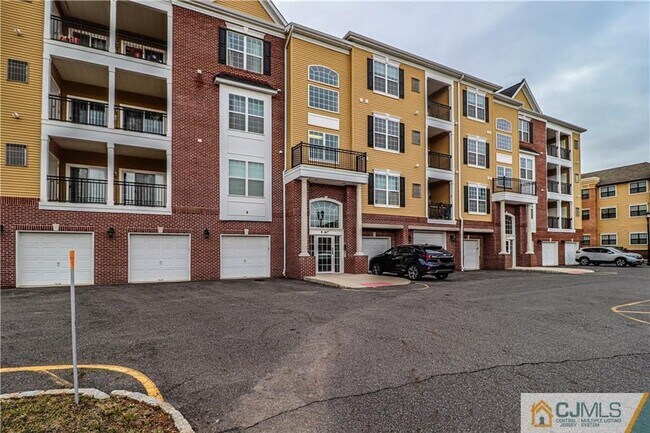 Building Photo - 827 Liberty Ct