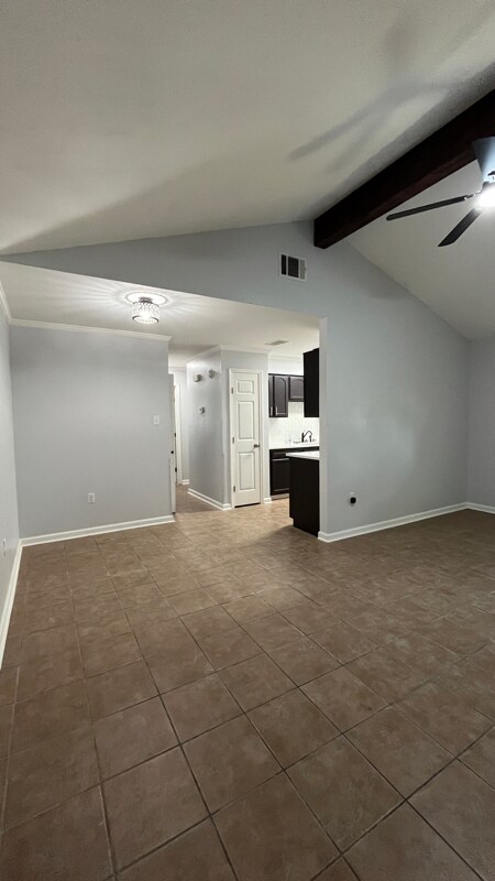 Foto del edificio - 353 Woodland Dr