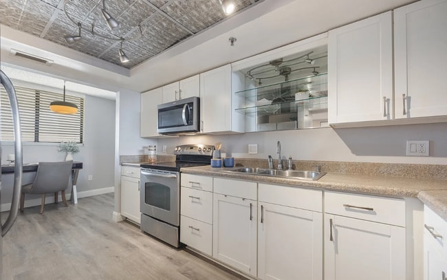 Building Photo - 530 E Central Blvd