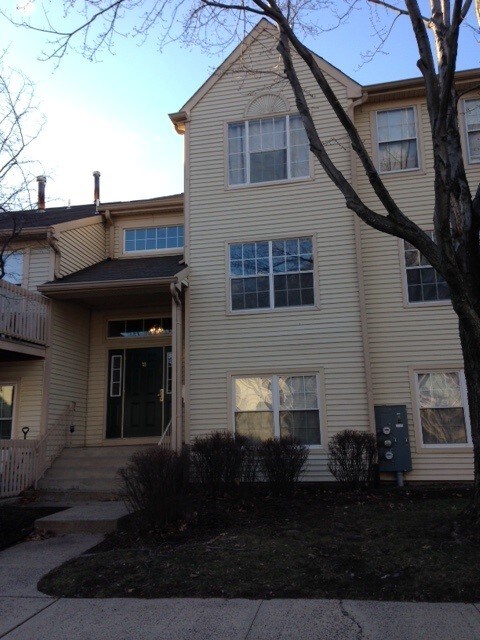 Building Goor - 18 Evergreen Dr