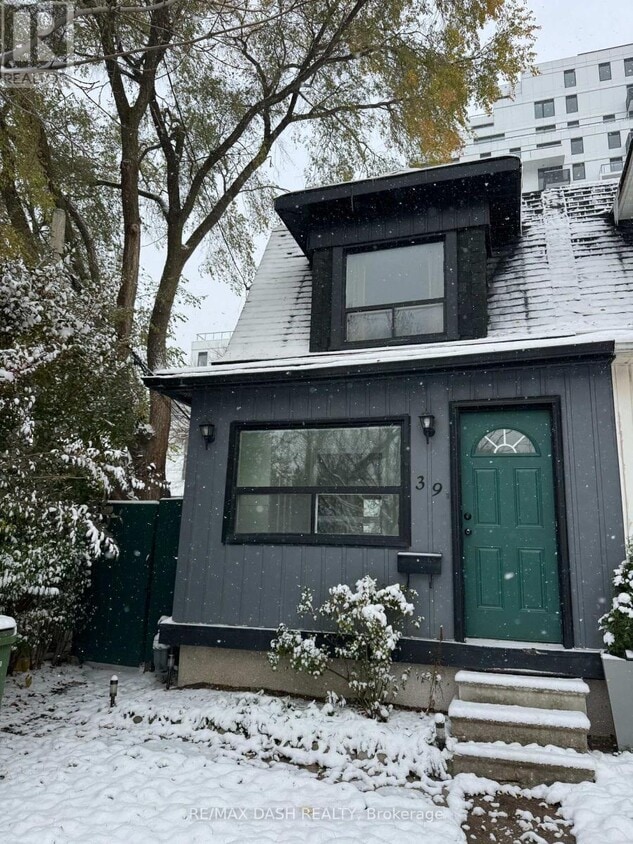 Primary Photo - 39 Woodward Ave