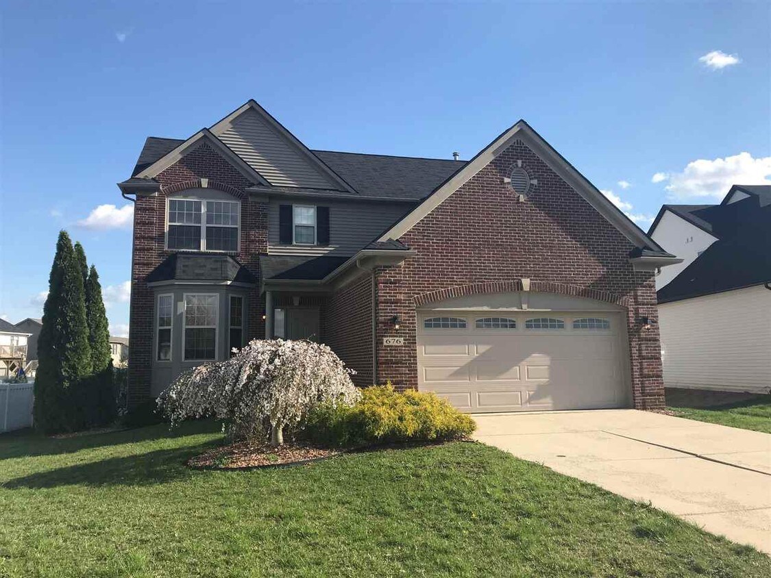 Primary Photo - 676 Elk Ridge Dr