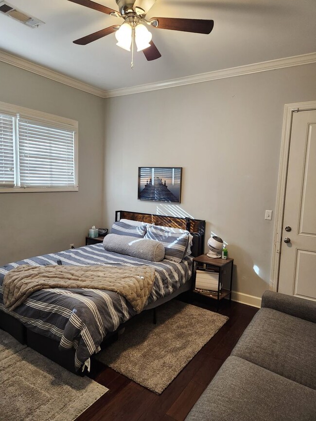 Foto del edificio - 3 bed 3 bath Condo Great Downtown Location