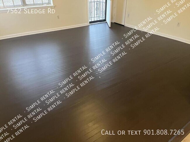 Foto del edificio - 7562 Sledge Rd