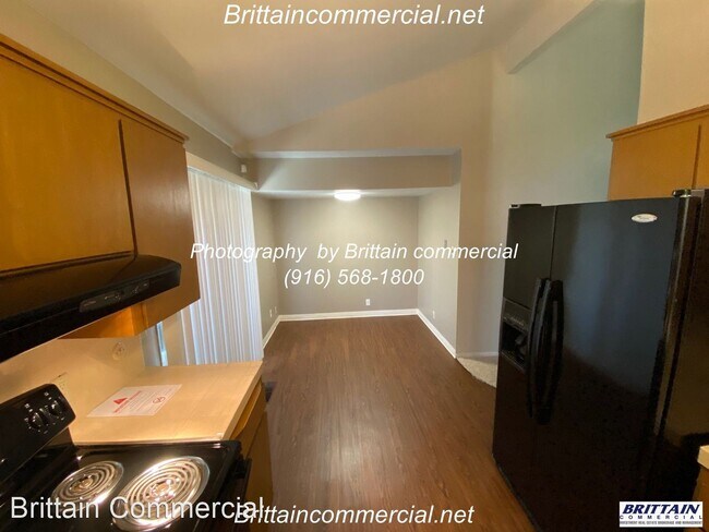 Building Photo - 4345-4393-4393 Fair Oaks Blvd