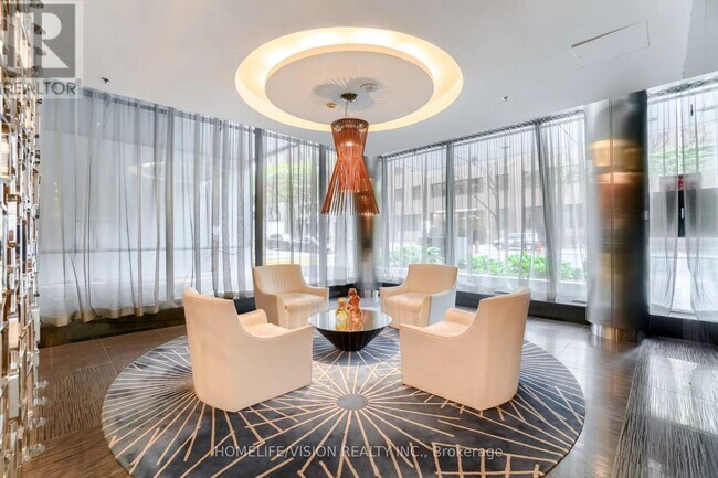 Photo du bâtiment - 28 Ted Rogers Way