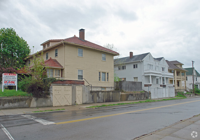 Building Photo - 1151 N Main St