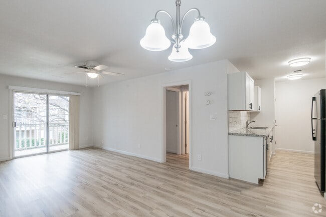 1BR, 1BA - The Grand at Park Ave