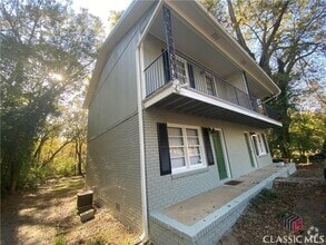 Building Photo - 320 Vine St