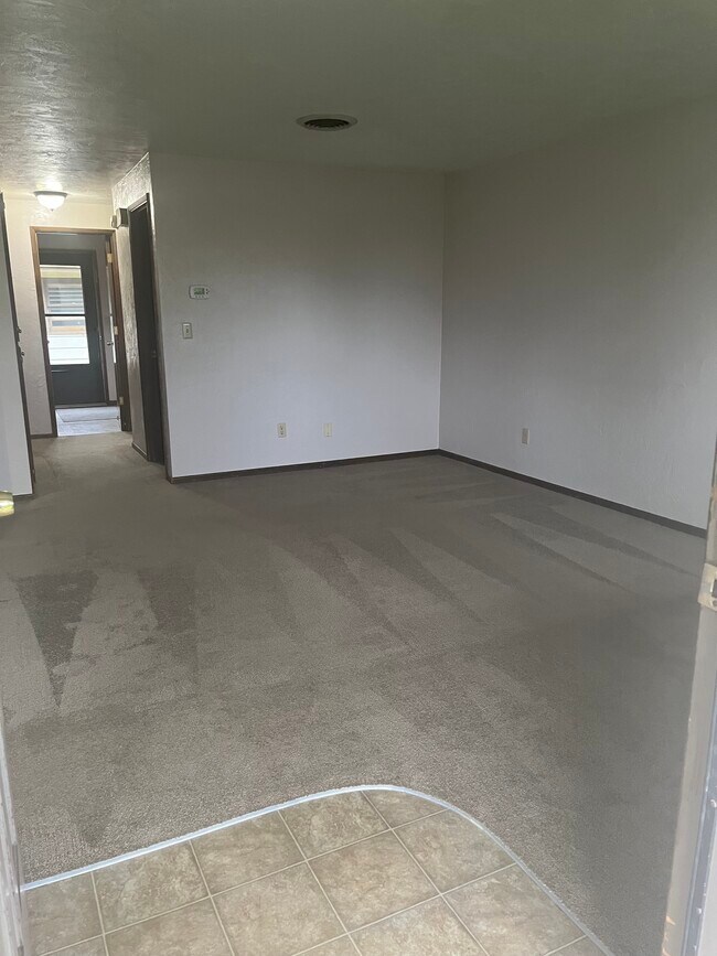 Foto del edificio - 2130 Thurston St SE