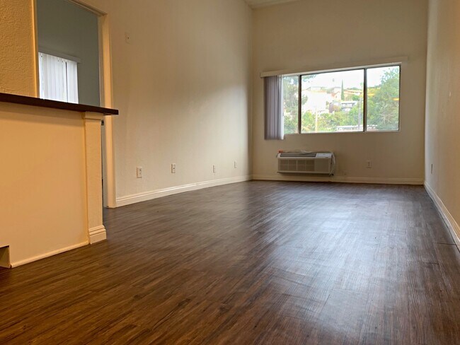 Foto del edificio - 4124 N Eagle Rock Blvd