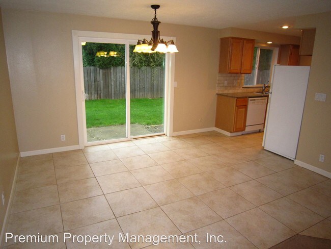 Building Photo - 4685 Crown Ct NE