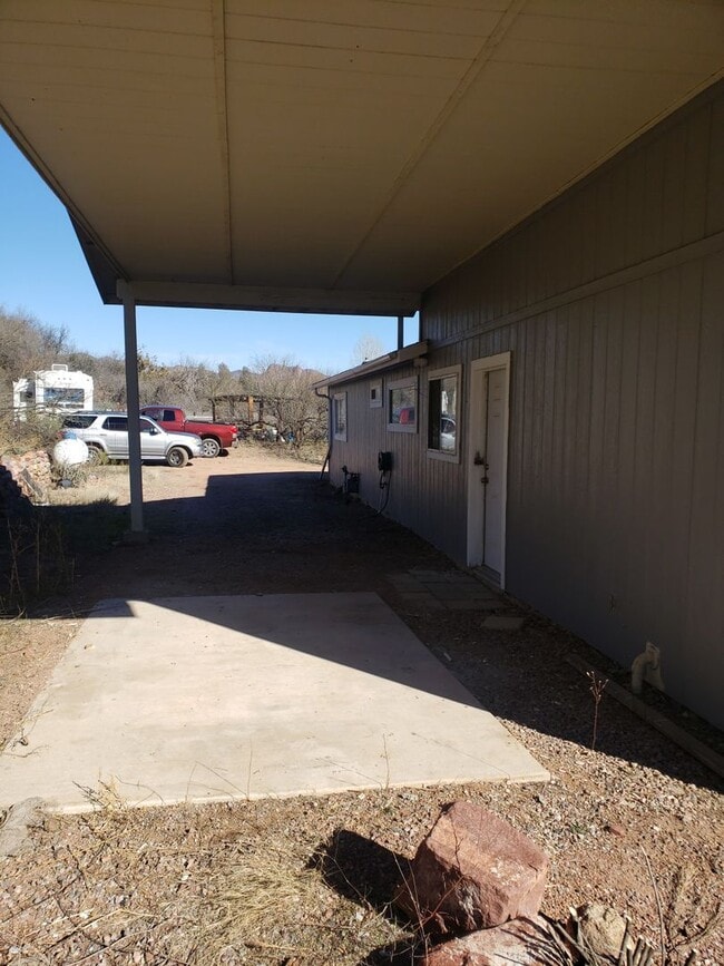 Building Photo - Lovely 2 Bed / 2 Bath Home in Gisela