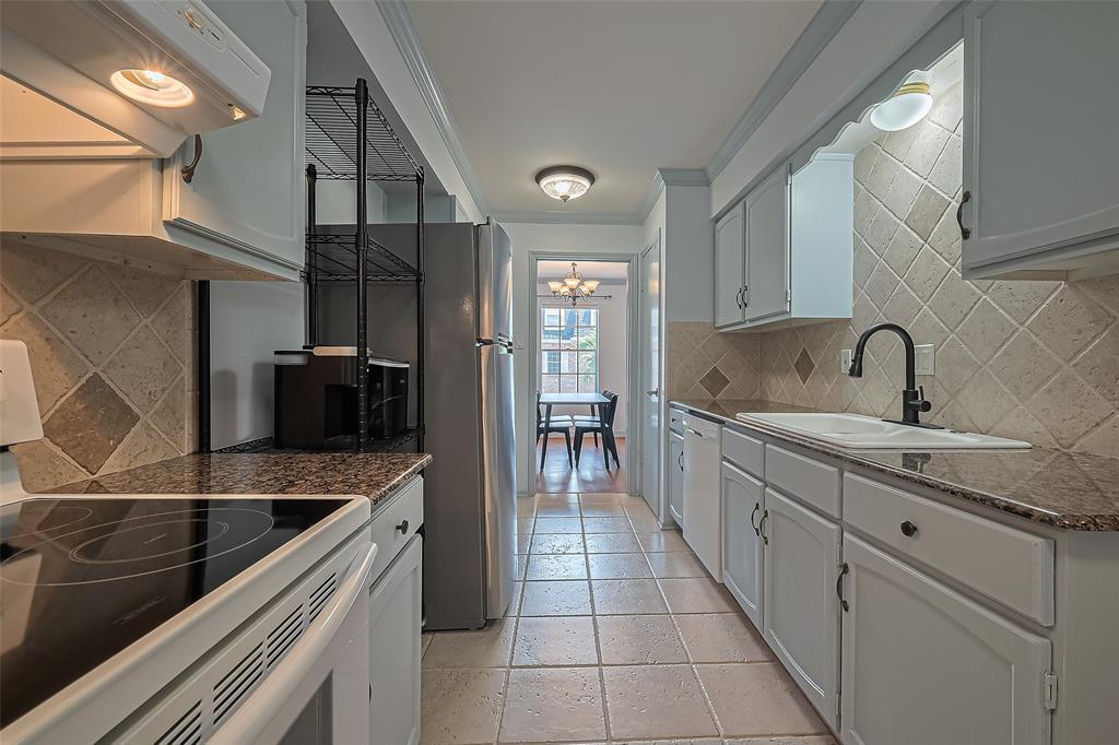 Foto principal - 359 N Post Oak Ln