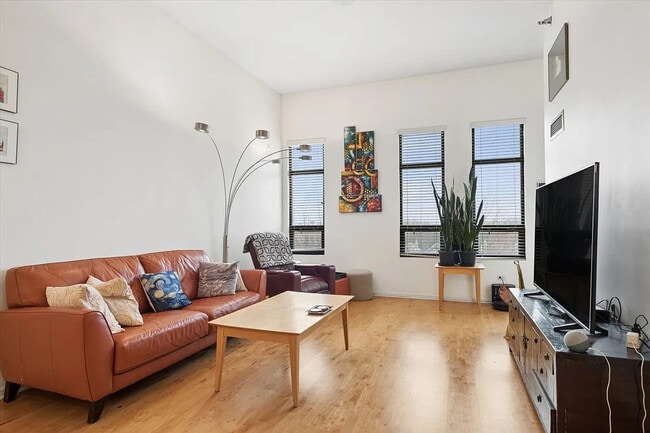 Living Room Furnished - 1255 S State St