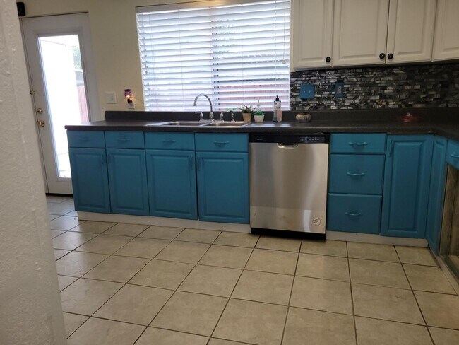 Foto del edificio - 10813 Sandpiper Dr