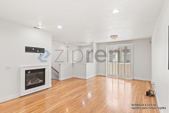 Building Photo - 4 Muller Pl